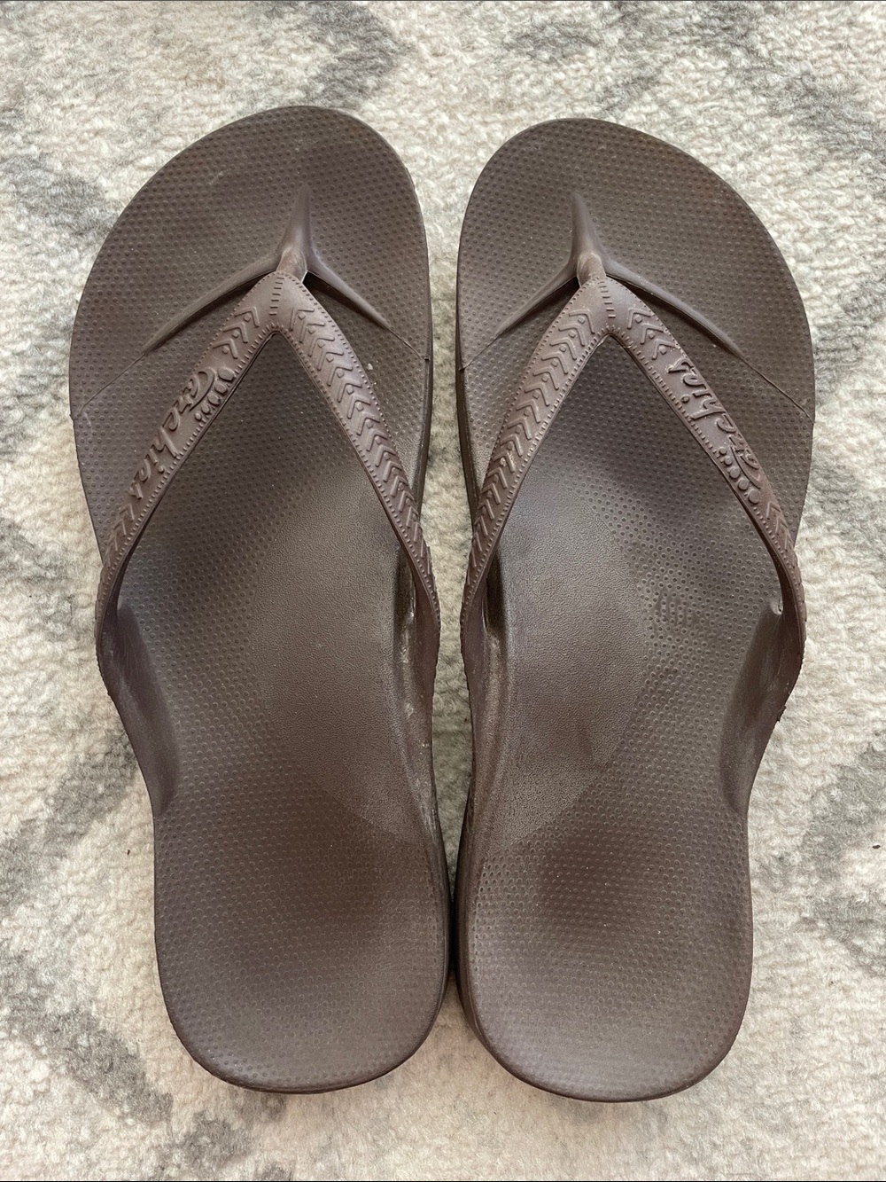 Archie’s flip flops brown women’s size 10